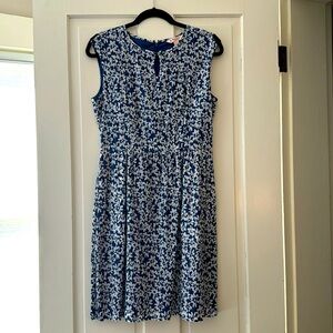 Brooks brothers dress size 4. Blue floral seersucker 100% cotton.
